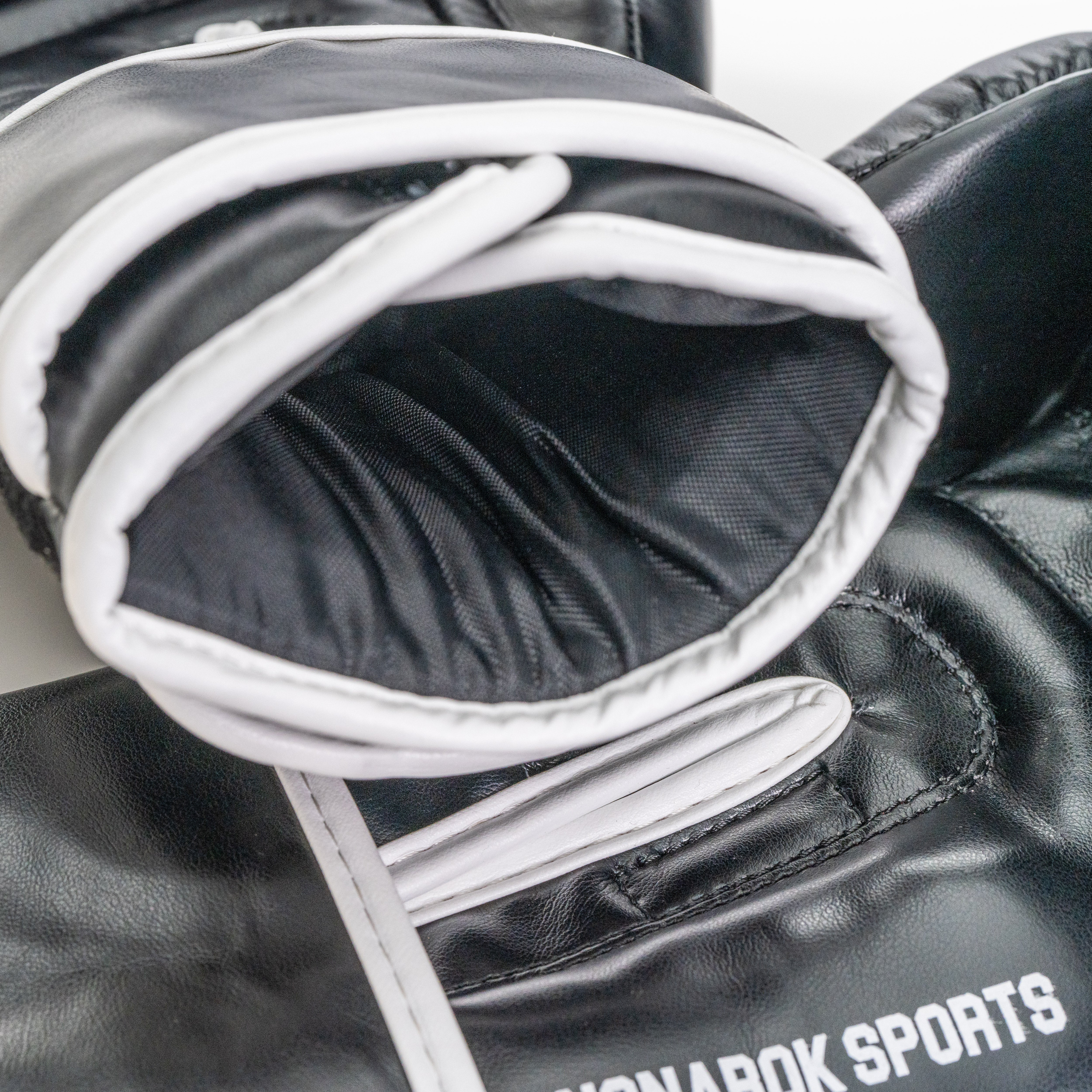 Ragnarok Sports Boxhandschuhe Schwarz