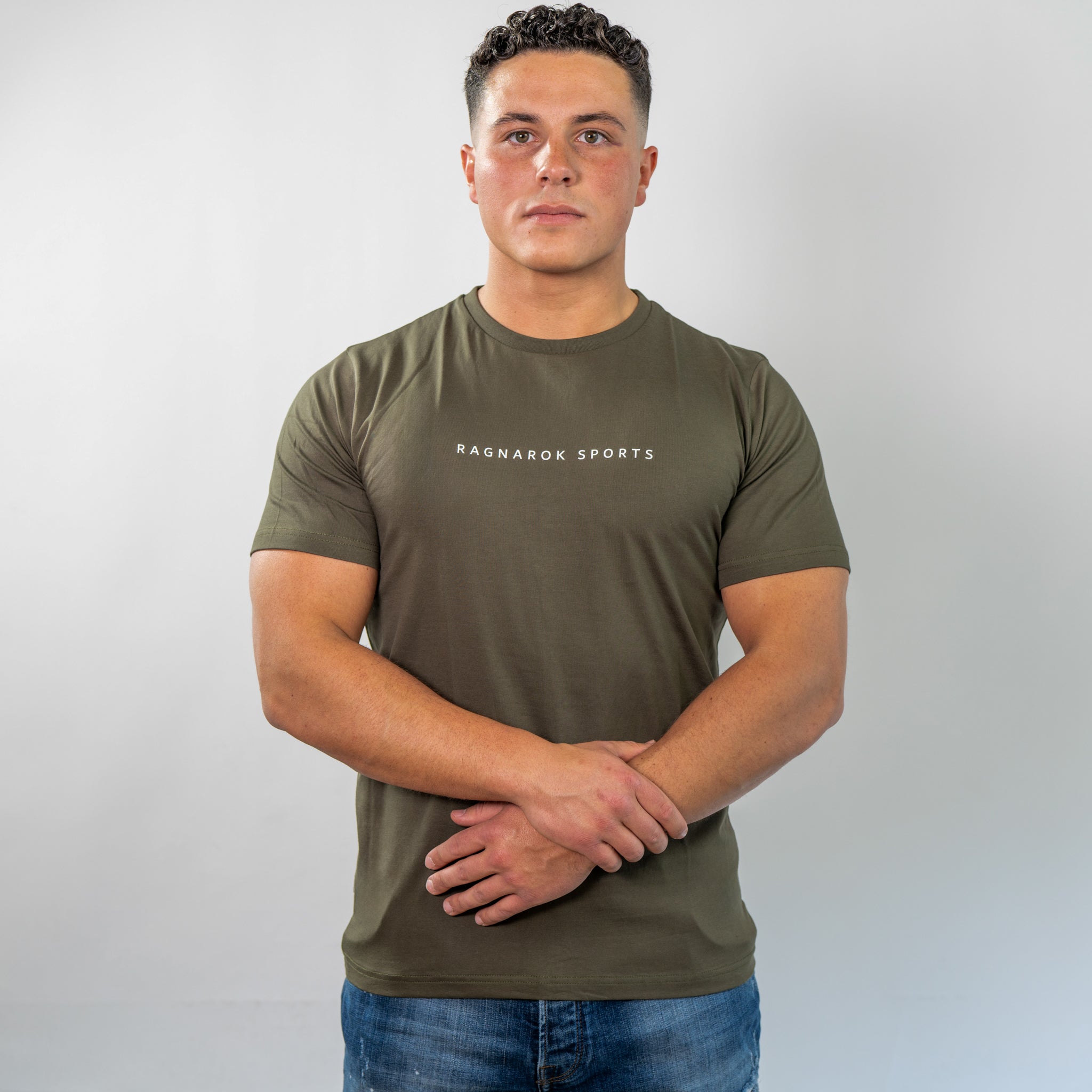 Slim Fit T-Shirt mit Front Logo Ragnarok Sports Military Green