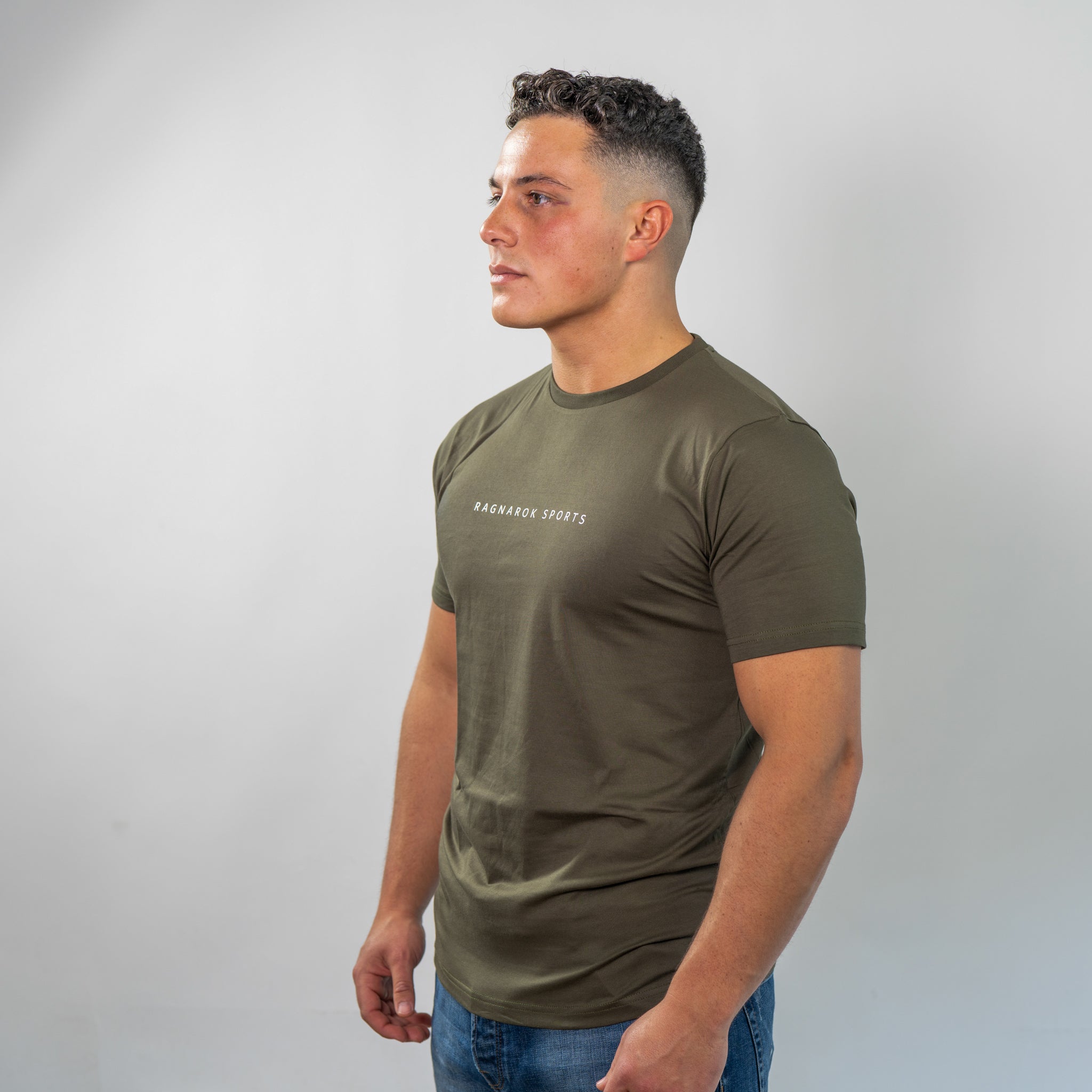 Slim Fit T-Shirt mit Front Logo Ragnarok Sports Military Green