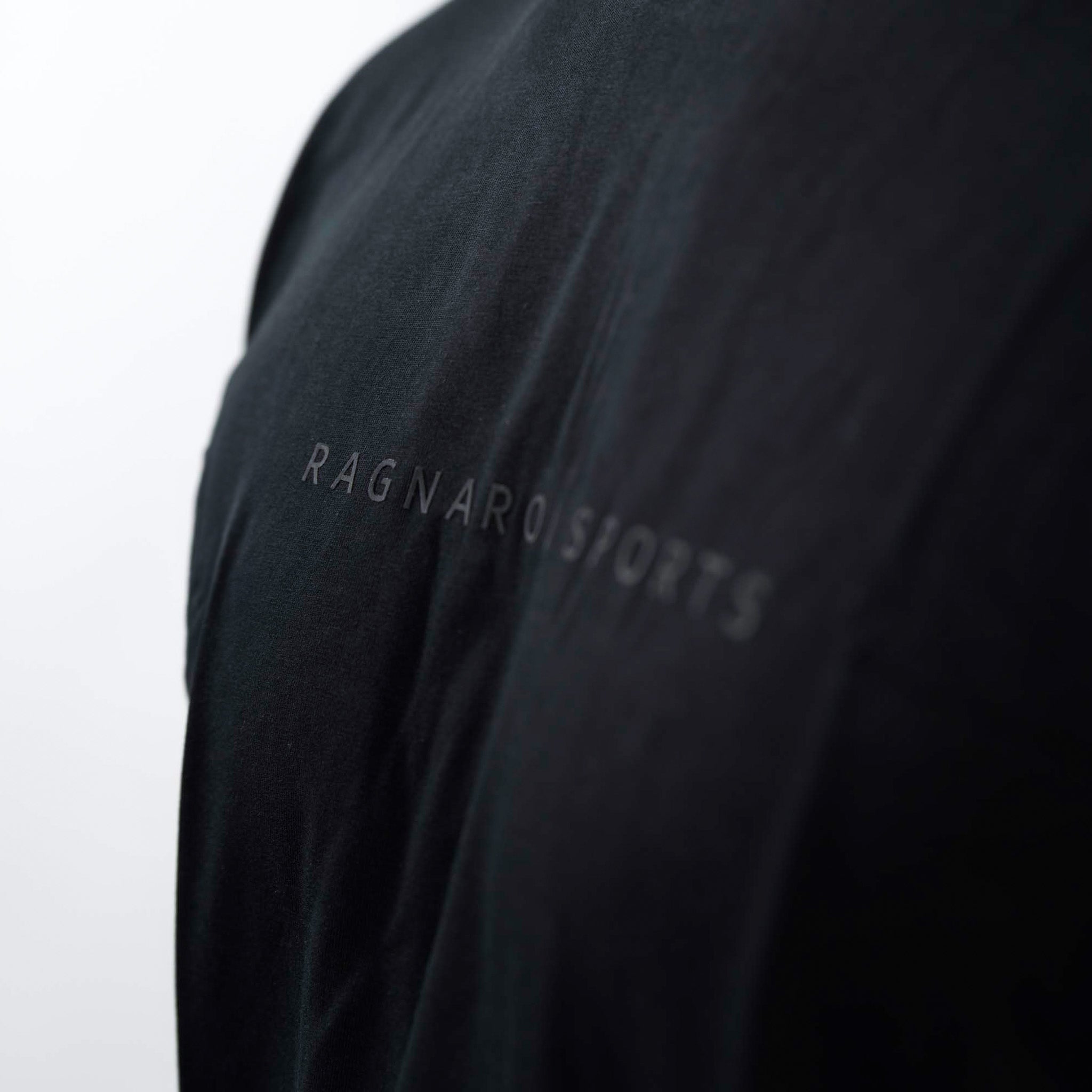 Oversize T-Shirt mit front Logo Ragnarok Sports all Black