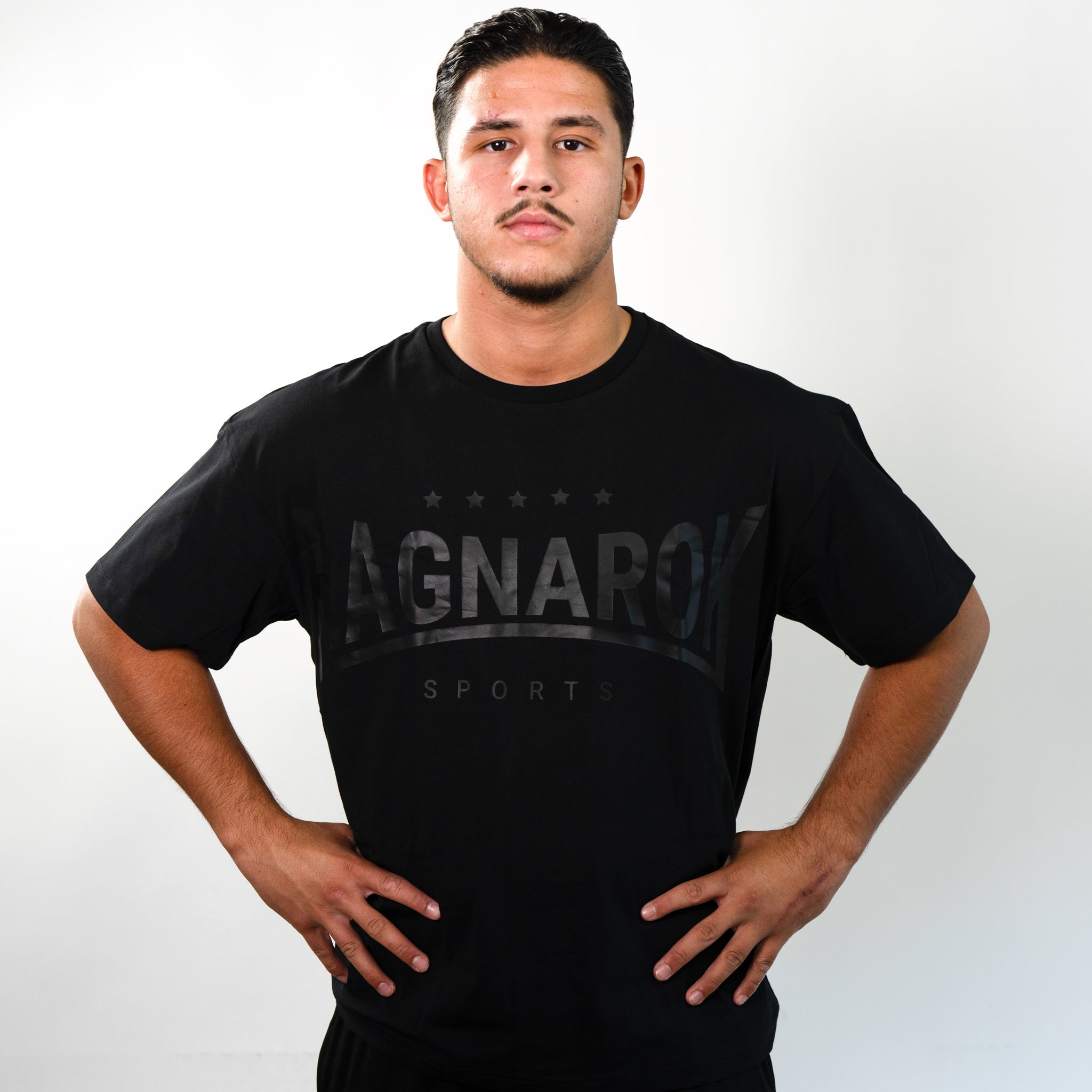 Oversize T-Shirt mit front Classic Logo Ragnarok Sports all Black