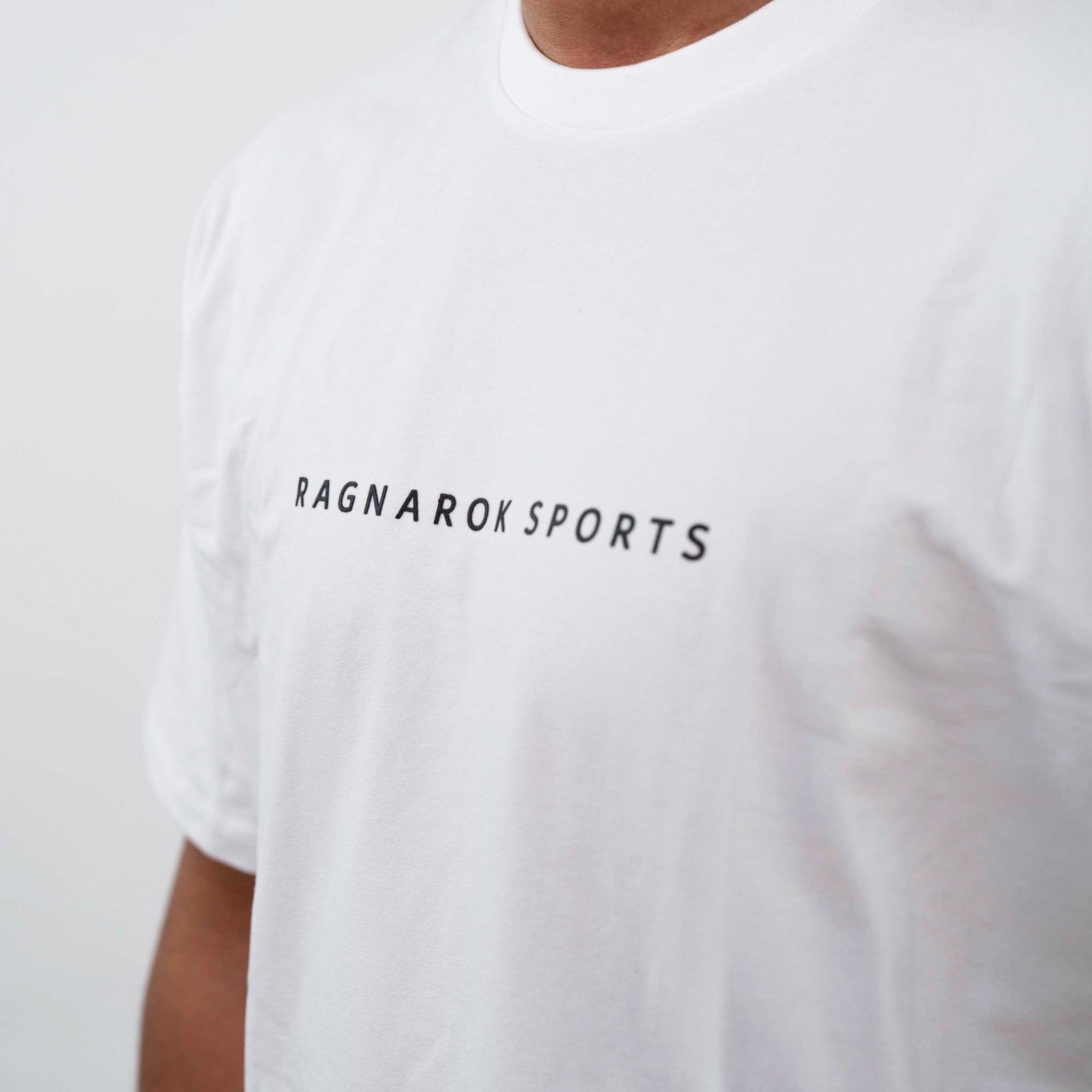 Oversize T-Shirt mit front Logo Ragnarok Sports White