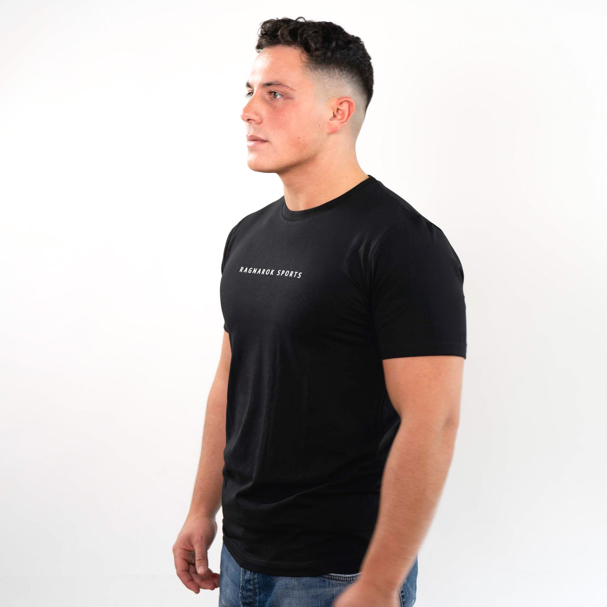 T-Shirt Slim Fit mit Front Logo Ragnarok Sports Black