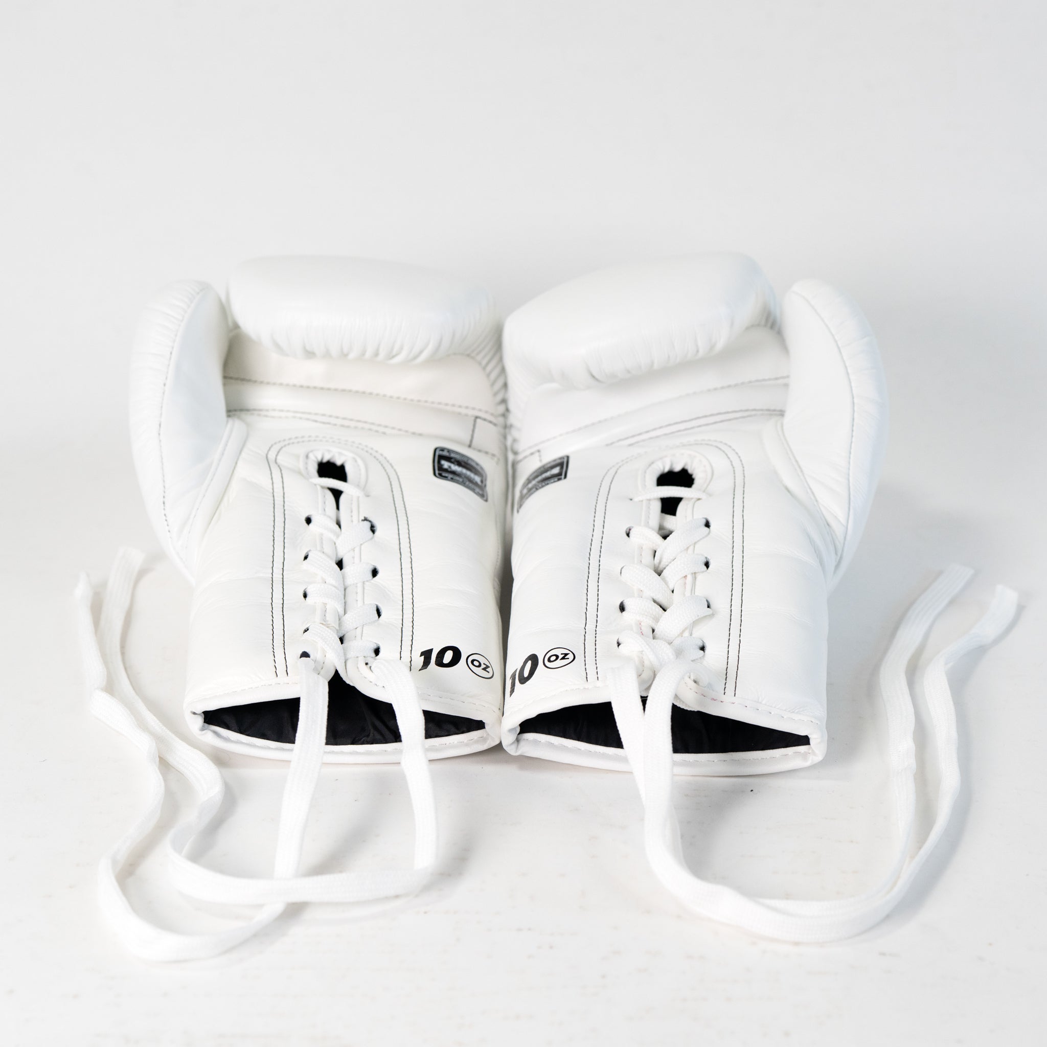 Twins Special X Ragnarok Sports Schnürrer Boxhandschuhe Weiß